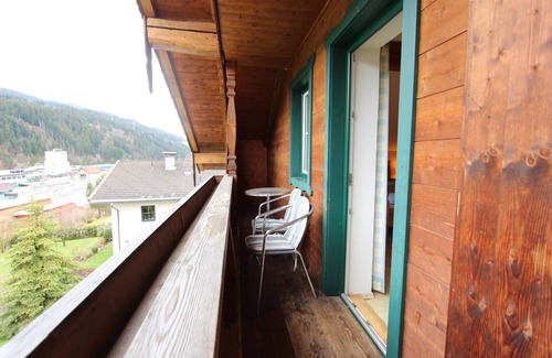 Hopfgarten Markt Apartment | Rustic holiday home on the ski slopes