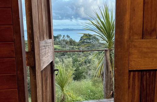 Shelly Beach House | Rustic barn on organic farm in South Head