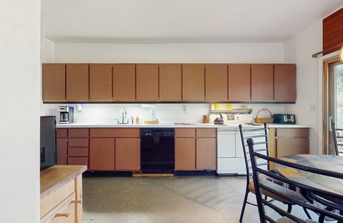 Michiana House | Rustic beach cottage with partial lake views, grill, & WiFi - great location