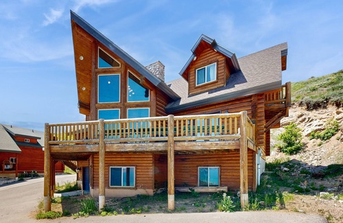 Harbor Village Cabin | Rustic Bear Lake cabin with endless views, deck & tables, fireplace, internet