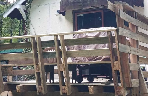 Queen House | Rustic Blue Knob Adventure Cabin Hike, Bike & Ski, ATV, Hunting, Fishing