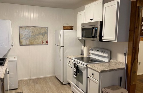 Scottsboro Cabin | Rustic Cabin Close to Lake Guntersville - Mink Creek
