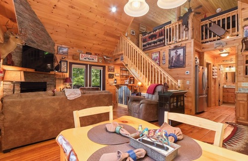 Murphy Cabin | Rustic Cabin just outside of Murphy, NC with beautiful mountain views!