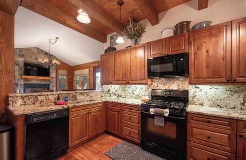 Grand Elk Ranch Cabin | Rustic cabin on golf course w/hot tub