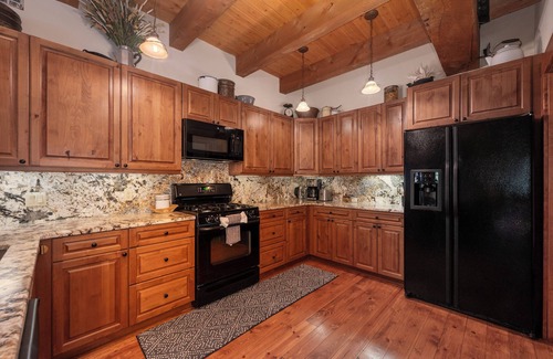 Grand Elk Ranch Cabin | Rustic cabin on golf course w/hot tub