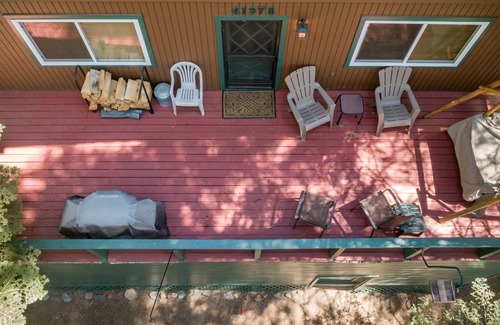 West Village Cabin | Rustic cabin with wood fireplace & gorgeous views - close to Shaver Lake