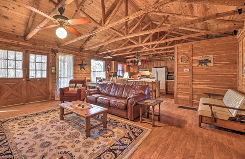 Canyon Lake Cabin | Rustic Canyon Lake Cabins w/Hot Tub on ~ 3 Acres