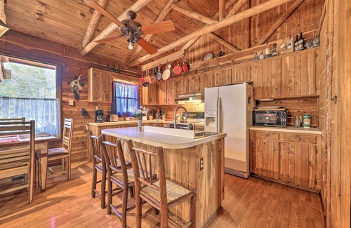 Canyon Lake Cabin | Rustic Canyon Lake Cabins w/Hot Tub on ~ 3 Acres