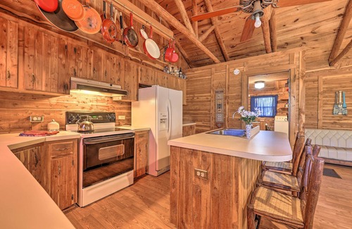 Canyon Lake Cabin | Rustic Canyon Lake Cabins w/Hot Tub on ~ 3 Acres