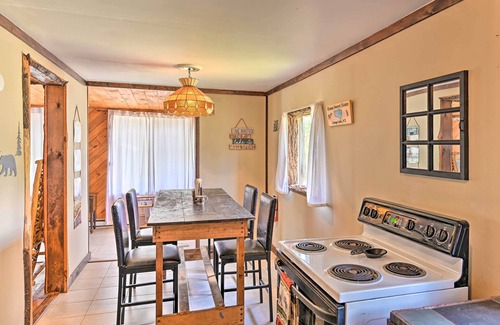 Caroga Lake Cottage | Rustic Caroga Lake Retreat: Fish, Hike & Ski!