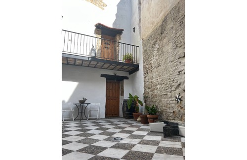 Jerez de la Frontera Old Town Apartment | Rustic Charm in the Heart of Jerez