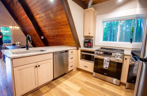 Loudonville Ski Chalet | Rustic Chalet - Secluded with Hot Tub & Pool Table