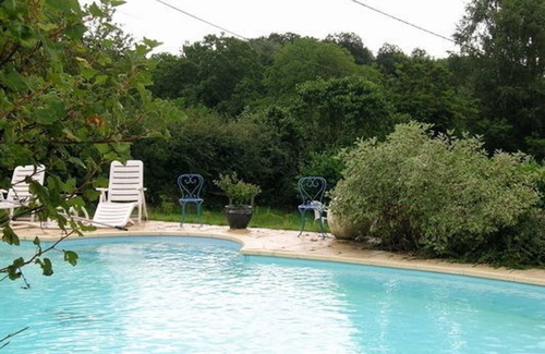 Echassieres Cottage | Rustic chalet with terrace in the heart of nature