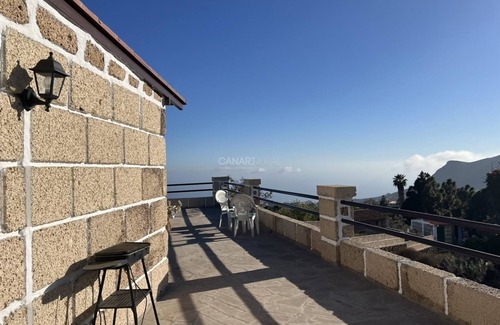 Valle de San Lorenzo Apartment | Rustic Charm with Incredible Views.