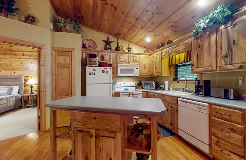 Hiawassee Cabin | Rustic charmer w/mountain views, fireplace, grill, yard-Dogs Welcome
