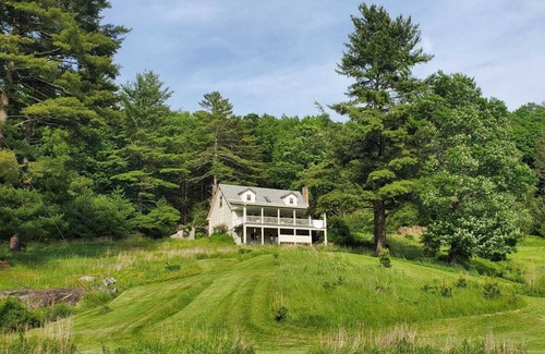 Monticello Cabin | Rustic Chic hidden Gem in the Southern Catskills