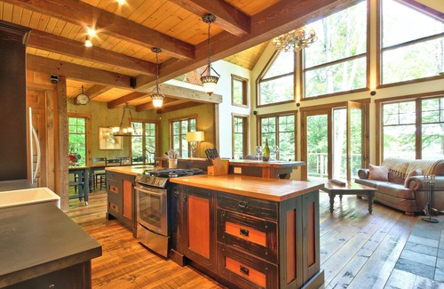 Mont-Tremblant Cottage | Rustic cottage Tremblant - La Maison Rouge