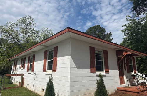 Columbia Cottage | Rustic Country Cottage Near Lake Murray -Just 1 hour from The Masters!