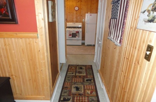 Trout Creek House | Rustic Cozy Cottage! Snowmobile,ATV Trails, Bond & Agate Falls, Bruce Crossing!