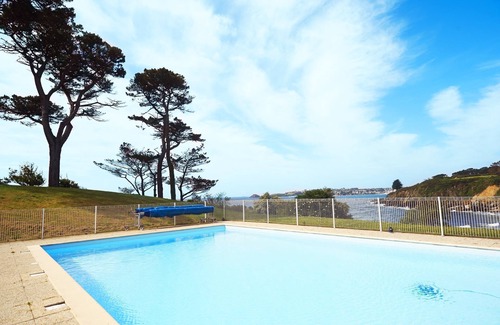 Plougonvelin Condo | Rustic + Cozy Apartment | Direct Beach Access!