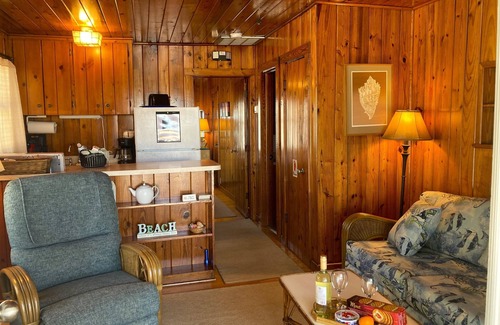 Holmes Beach Cottage | Rustic & Cozy Island Original Cottage on the Beach- Bamboo Apts. C2