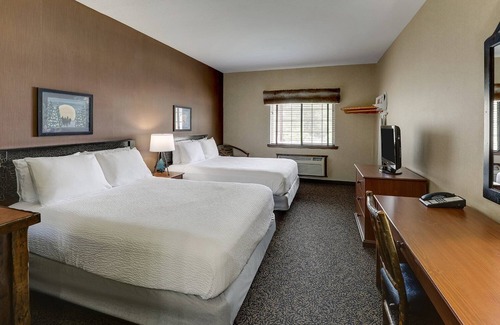 Columbia Hotel | Rustic Deluxe 2 Double in Stoney Creek Columbia! Parking | 2 Units