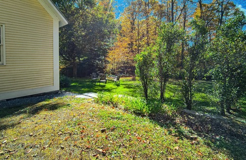 Barnard House | Rustic dog-friendly home near Woodstock & skiing with views of Barnard Brook