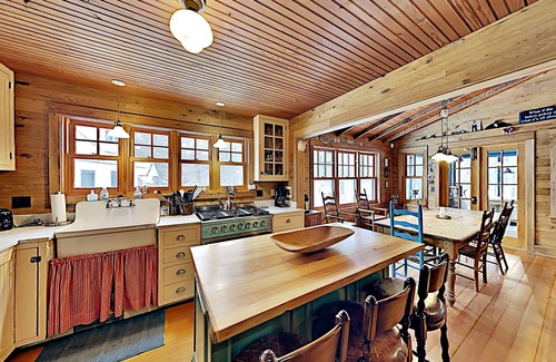 Stone Lake Cabin | Rustic Elegance Beautiful cabin with screen porch on clear, private lake