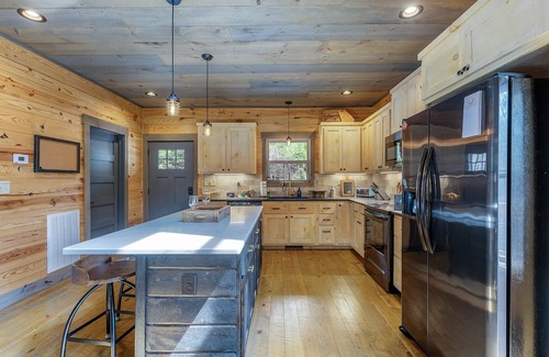 Blue Ridge Cabin | Rustic Elegance, gated community with its own private riverside park.