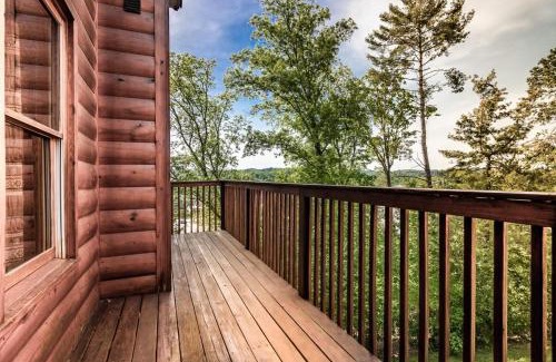 Pigeon Forge House | Rustic Escape Cabin w Private Hot Tub & Grill