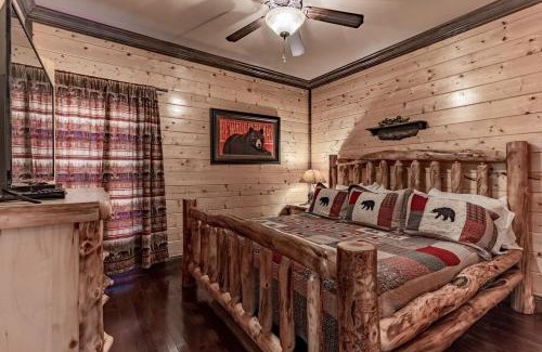 Pigeon Forge House | Rustic Escape Cabin w Private Hot Tub & Grill