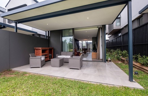 Salt Rock Apartment | Rustic family holiday home - Self Catering - Pool