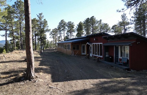 Hill City Cabin | Rustic Family Mountain Top Cabin! 360 degree “million dollar” Black Hills views!