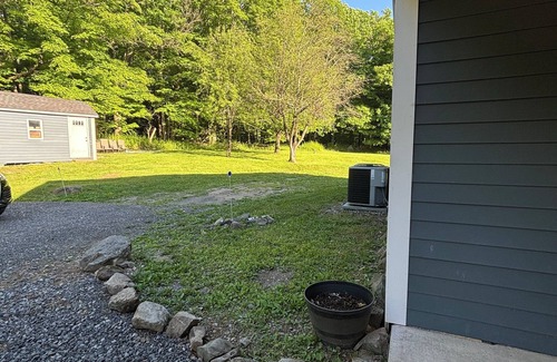 Ulster Park House | Rustic Family Retreat Getaway nPet friendly. n