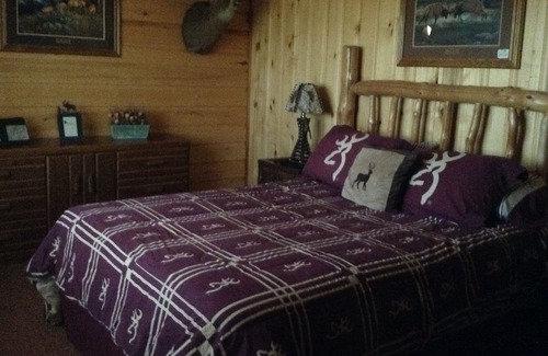 Rutheron Cabin | Rustic family retreat lodge