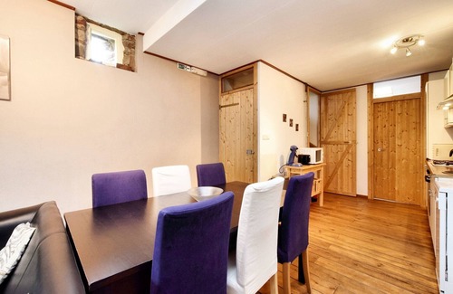 Commanster Other | Rustic Farm Stay in Rogery