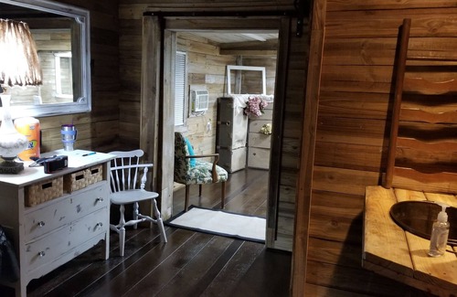 Fort Pierce Villa | Rustic Farmhouse Beauty Nestled on a Piece of God's Country