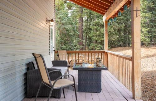 Meadow View Heights House | Rustic Forest Retreat