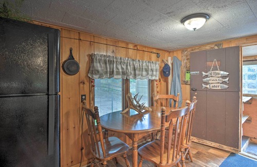 Frederic Cabin | Rustic Frederic Cabin Near Cross-Country Skiing!