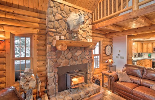 Coeur d'Alene Cabin | Rustic Gotham Bay Cabin on Lake Coeur d'Alene