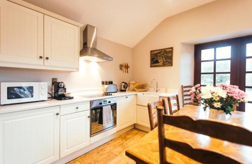 Bailliesmill Villa | Rustic Heritage Farm Cottage, 2 Bed, Retreat