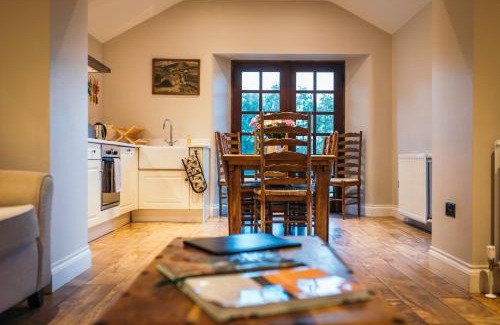 Bailliesmill Villa | Rustic Heritage Farm Cottage, 2 Bed, Retreat