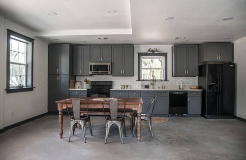 San Marcos House | ⭐️Rustic Hill Country Barn retreat on acreage⭐️