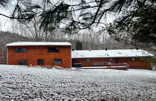Logan Cottage | Rustic Hocking Hills Lodge with Hot Tub, Fire Pit, & Scenic Winter Views!