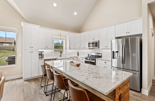 Williams House | Rustic Home - Central AC, Game room, 4BR, Sleeps10