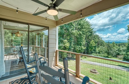 Blairsville Cabin | Rustic house in the Blue Ridge Mountains-UCSTR License # 016476