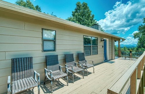 Blairsville Cabin | Rustic house in the Blue Ridge Mountains-UCSTR License # 016476