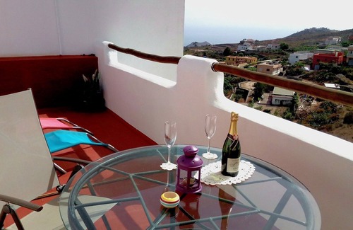Valle de San Lorenzo Apartment | Rustic housing in rural area, Duplex. South Zone. 3 rooms free WiFi.