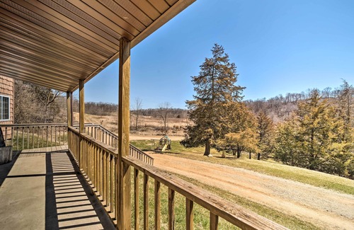 Bellevue Cabin | Rustic Iowa Cabin: 10 Mi to Maquoketa Caves