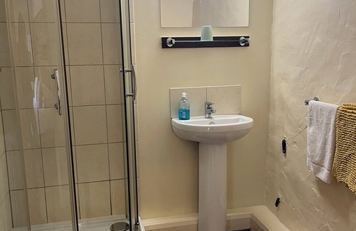Axminster House | Rustic King